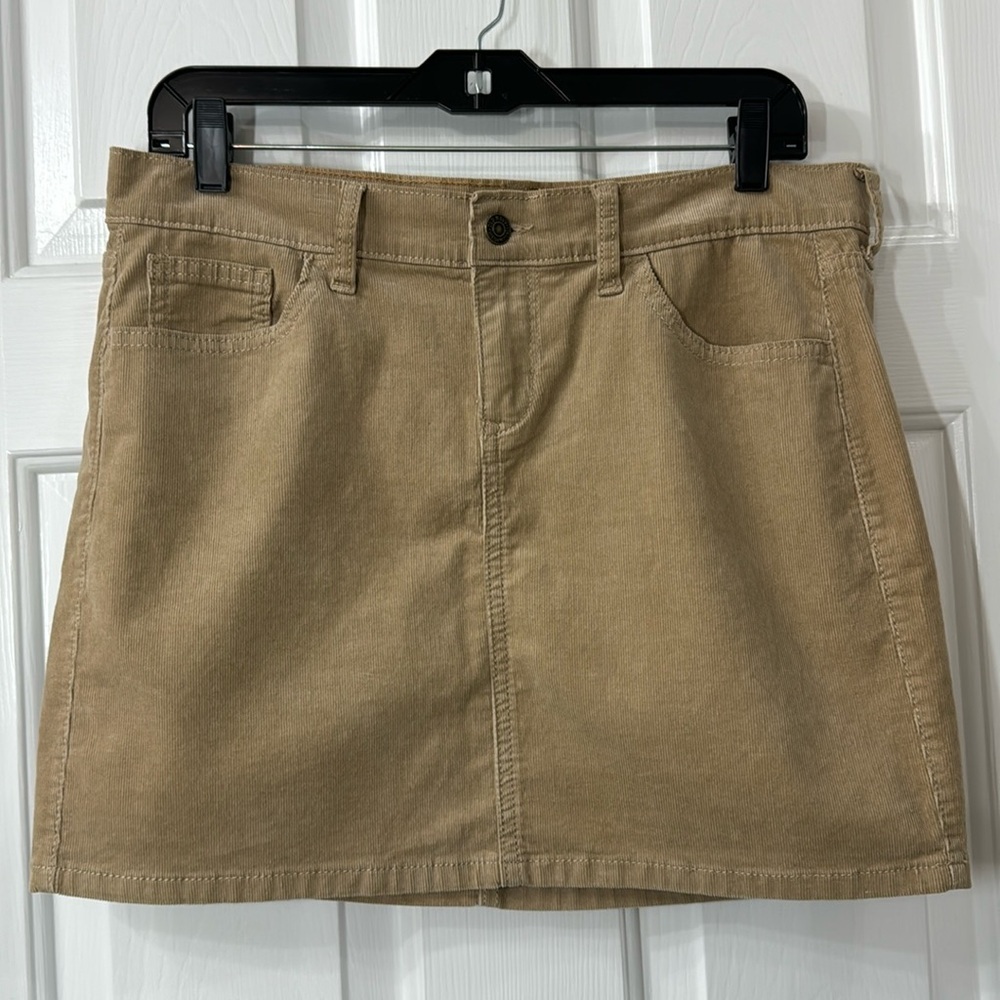 Old Navy tan corduroy mini skirt (B2)